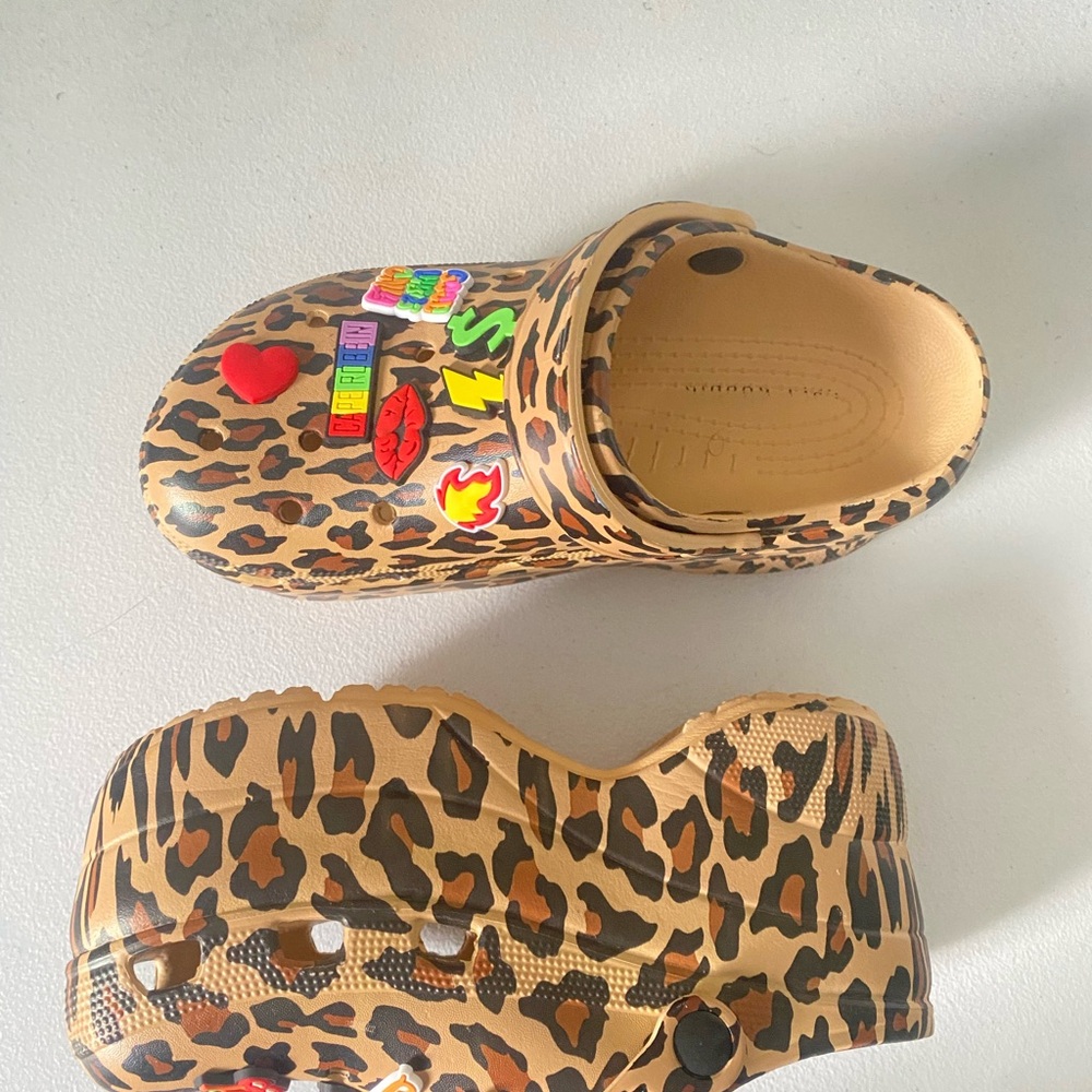 Leopard Print Kids Clogs with Charms - Picture 4 of 5